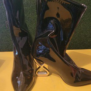 Black Patent Steve Madden Gold heel